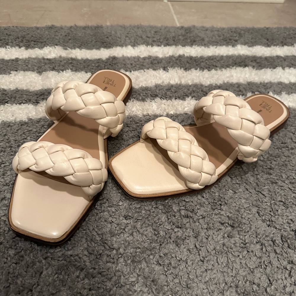 Time and Tru. Memory Foam. Size 10. Excellent like new condition. $10